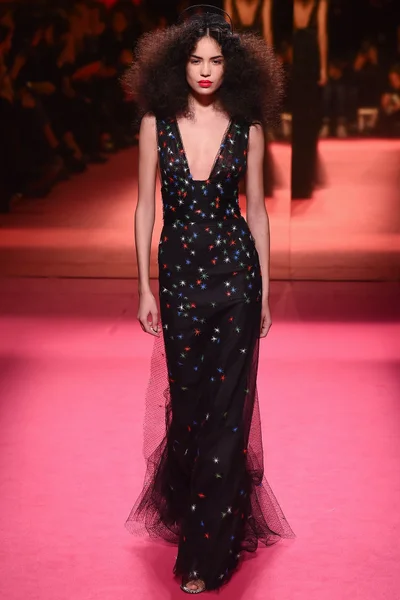 Look 18
